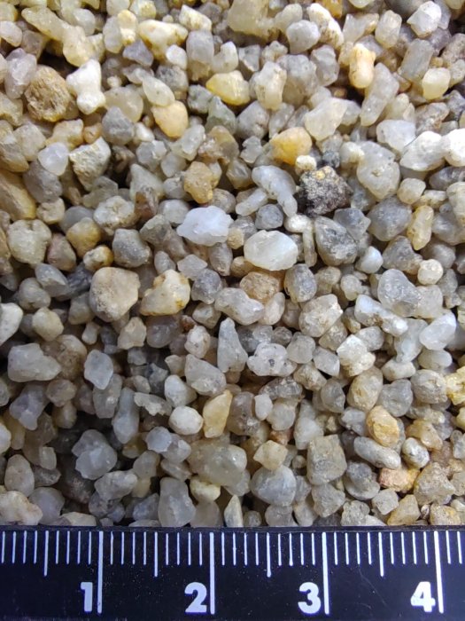 Кварцевый песок для площадок фр. 2-5 мм.  купить в Сочи фото 