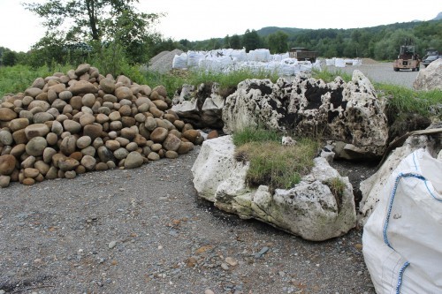  Песчаник ядра, фр. 100-300 мм  купить в Сочи песчаник бежевый серый рыжий речная галька 5 000 руб/т   фото 