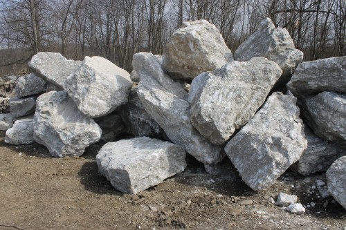  Мраморизированный известняк фр.500-1500 мм.  купить в Сочи    7 000 руб/т   фото 