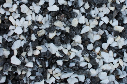  Мраморная крошка (щебень крошка микс : черный-белый) фр. 10-20 мм.  купить  в Сочи мрамор белый, черный каменная декоративная крошка ландшафтная 9500 руб/т   фото 