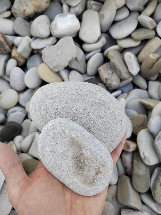 Галька черноморская фр. 50-100 мм.  купить с доставкой в Адлеру фото 