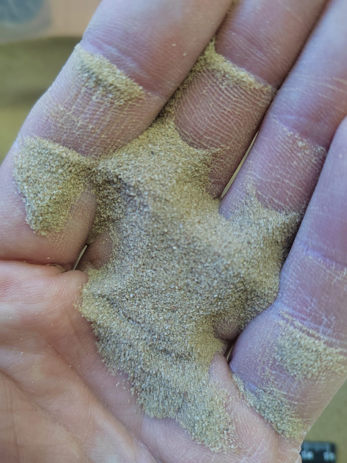 Кварцевый песок для площадок фр. 0,1-0,5 мм.  купить в Сочи фото 