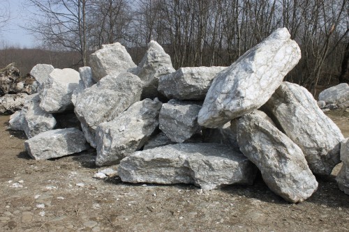 Мраморизированный известняк фр.500-1500 мм.  купить в Сочи    7 000 руб/т   фото 
