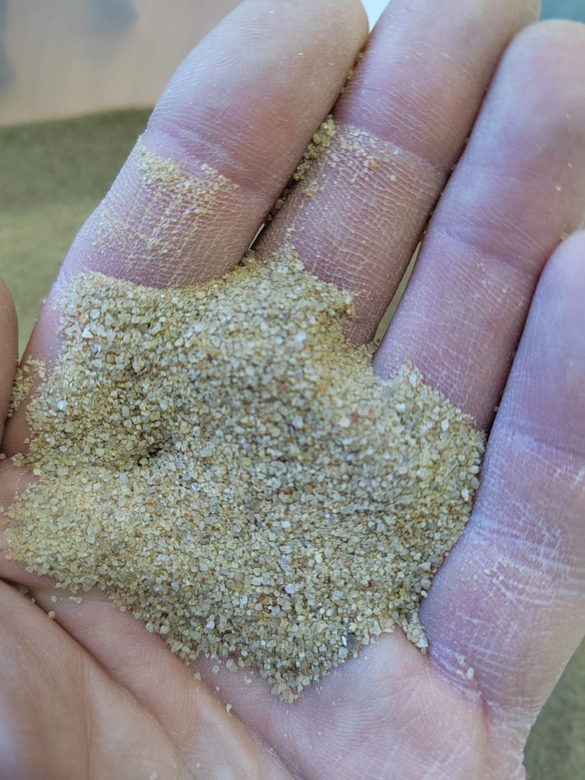 Кварцевый песок для площадок фр. 0,16-0,63 мм.  купить в Сочи фото 