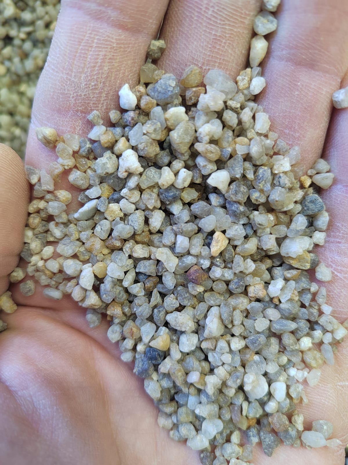 Кварцевый песок сухой фракцинированный фр. 1,6-4 мм.  купить в Сочи фото 