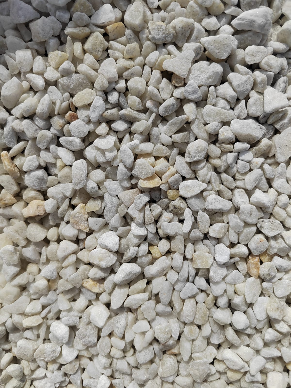  Мраморная крошка, щебень, цвет-белый, фр. 5-10 мм.  купить  в Сочи мрамор белый, айвори, молочный мраморная каменная крошка ландшафтная 9500 руб/т   фото 