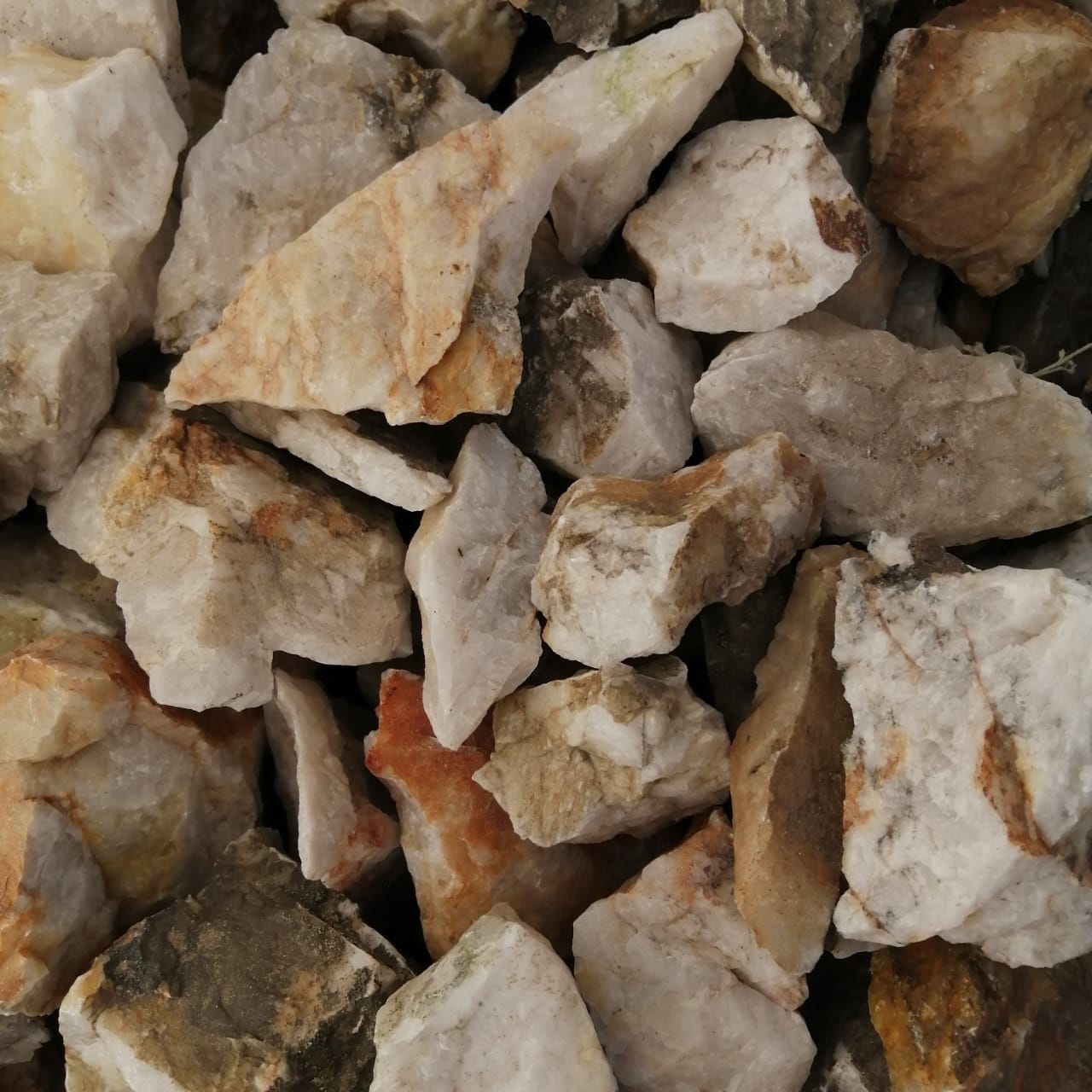 фото Кварц ( фр. 70-100 мм)  купить в Сочи в интернет-портале 