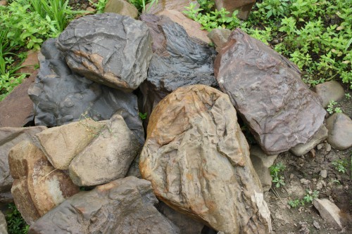  Песчаник декоративный ландшафтный (фр. 300-500 мм)  купить  в Сочи песчаник желтый рыжий серый зеленый валун речной окатанный природный песчаника 4 500 руб/т   фото 