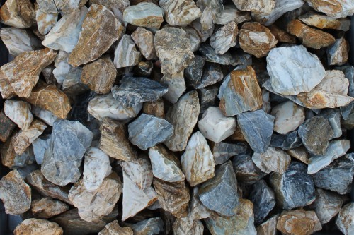  Мраморная крошка (щебень крошка медовый) фр. 20-40 мм.  купить  в Сочи мрамор бежевый рыжий желтый ландшафтная мраморная крошка 9900 руб/т   фото 