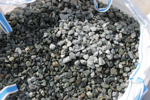  Щебень крошка зеленый (змеевик) фр. 20-40 мм.  купить  в Сочи мрамор зеленый, салатовый ландшафтная мраморная крошка 7 200 руб/т   фото 