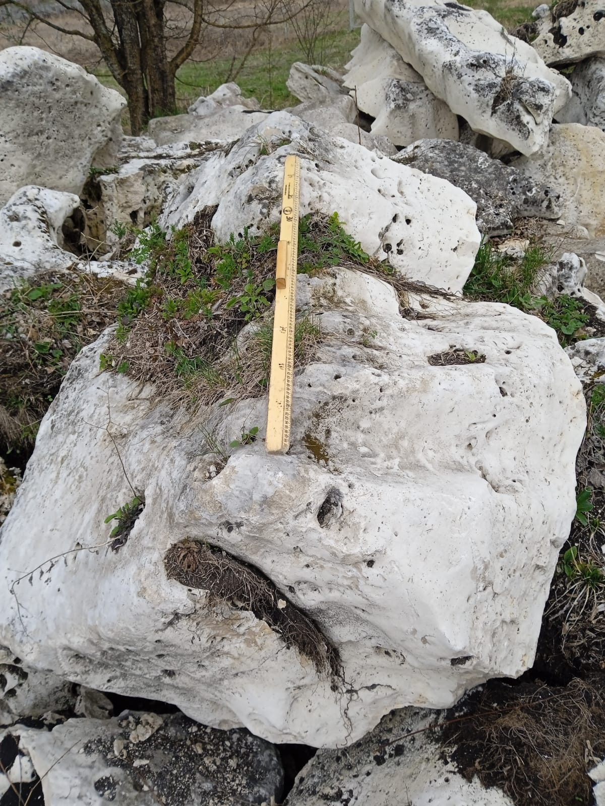  Выветренный известняк (степной) фр. 500-1500 мм.  купить в Сочи    8 500 руб/т   фото 