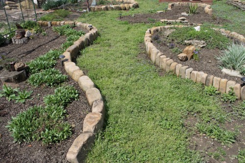 Песчаник для строительства и кладки блочный (фр 100-200 мм)  купить  в Сочи песчаник бежевый серый рыжий валун мелкий для строительства песчаник 6500 руб/т   фото 