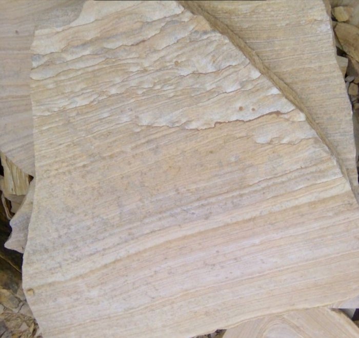  Песчаник пластушка желтый с рисунком (4-6 см)  купить  в Сочи плитняк пластушка желтый с рисунком песчаник 9 000 руб/м3   фото 