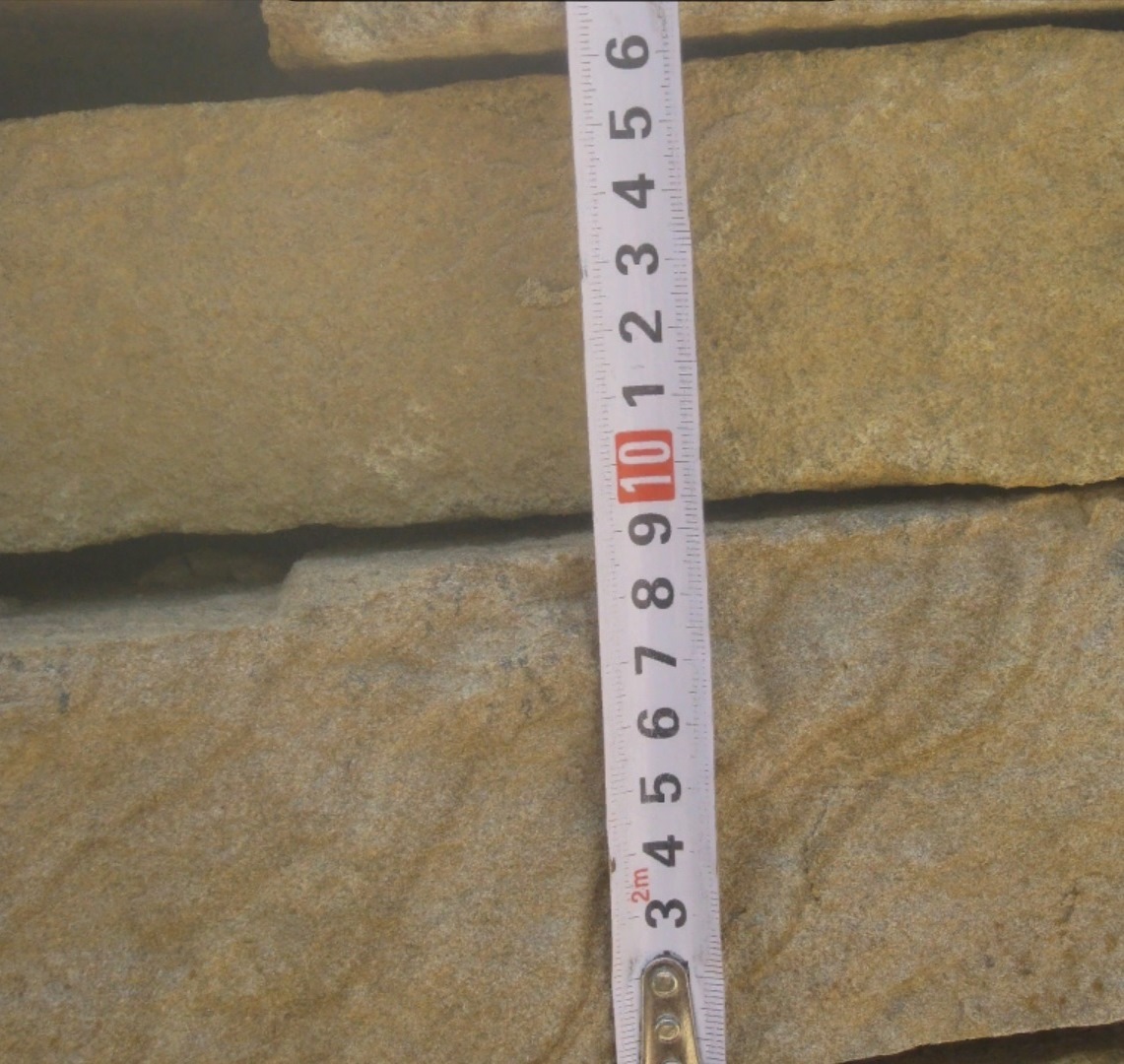 Песчаник пластушка желтый с рисунком (7-15 см)  купить  в Сочи плитняк - пластушка - бут желтый песчаник 8 000 руб/м3   фото 