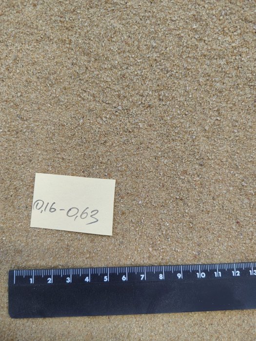 Кварцевый песок для площадок фр. 0,16-0,63 мм.  купить в Сочи фото 