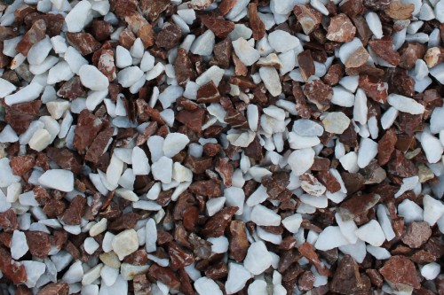  Мраморная крошка (щебень крошка микс: белый-розовый) фр. 10-20 мм.  купить  в Сочи мрамор белый, розовый каменный декоративный ландшафтный щебень 9500 руб/т   фото 