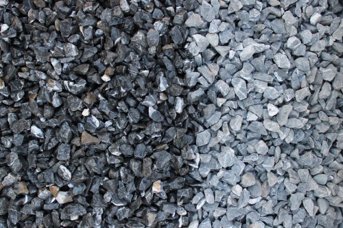  Щебень крошка черный (мрамор) фр. 10-20 мм.  купить  в Сочи мрамор черный с белыми прожилками, черный, белый каменная ландшафтная декоративная крошка щебня 9000 руб/т   фото 