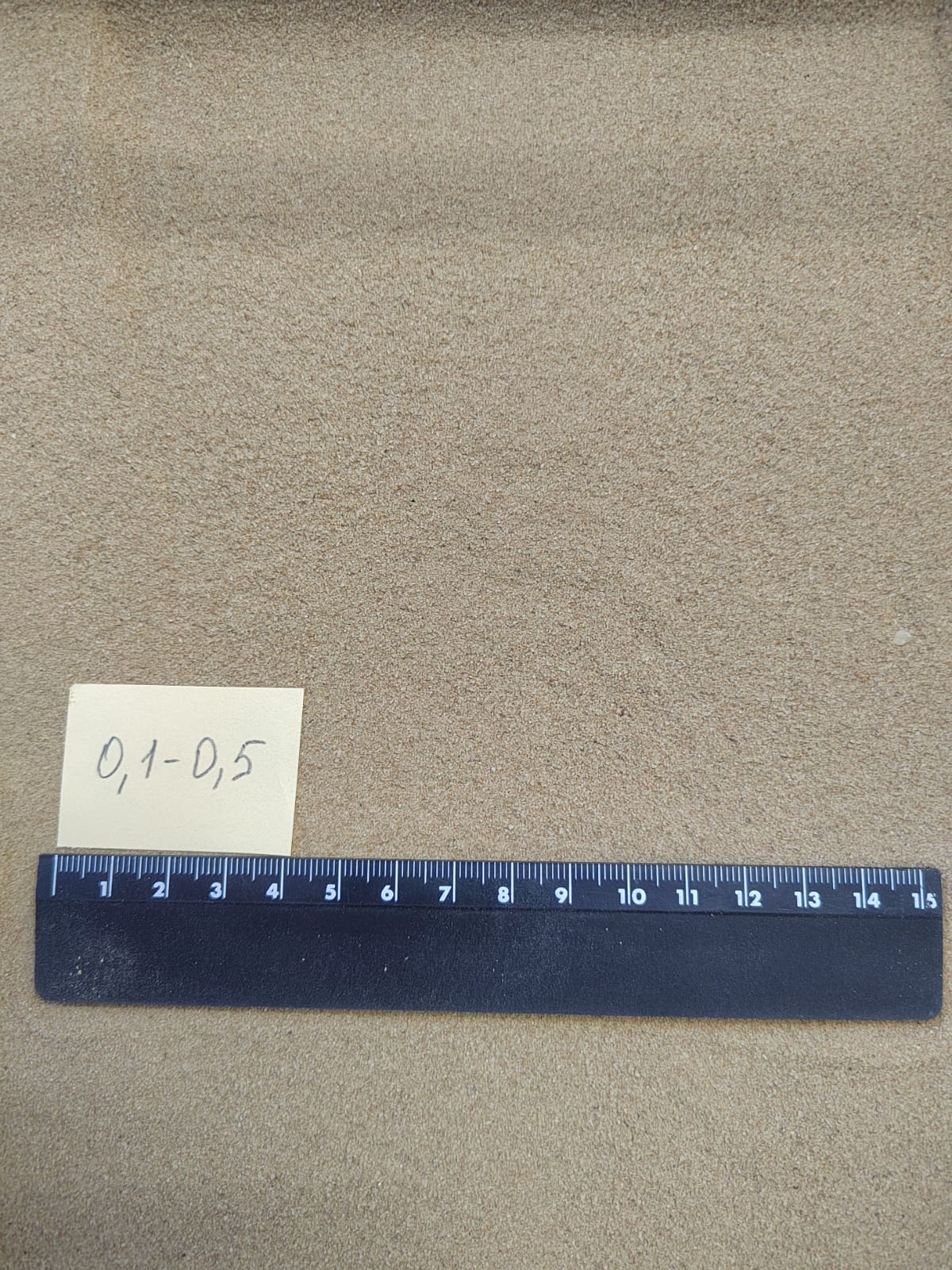 Кварцевый песок для площадок фр. 0,1-0,5 мм.  купить в Сочи фото 