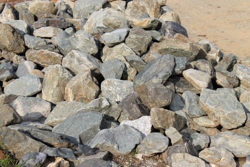  Гранит скальник (серо-зеленый) фр. 100-500 мм.  купить в Сочи гранит зеленый, серый, салатовый крупный ландшафтный валун 6 000 руб/т   фото 