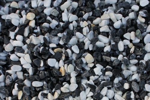  Мраморная крошка (щебень крошка микс : белый-черный-розовый) фр. 5-10 мм.  купить  в Сочи мрамор белый, черный, розовый, разноцветный микс декоративная мраморная каменная крошка 9500 руб/т   фото 