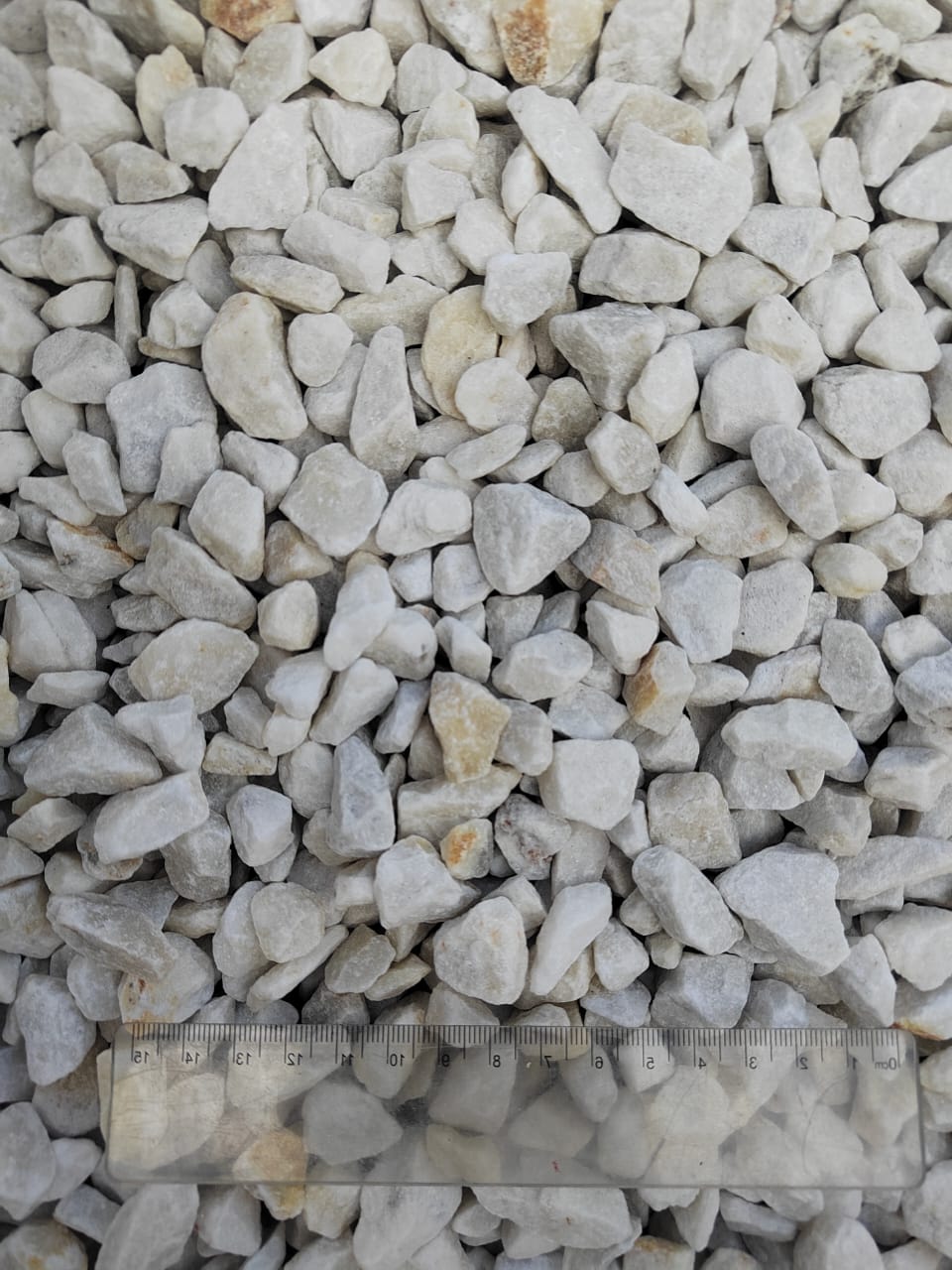 Мраморная крошка, щебень, цвет-белый, фр. 10-20 мм.  купить  в Сочи мрамор белый, молочный айвори каменная ландшафтная декоративная крошка шебня 9500 руб/т   фото 
