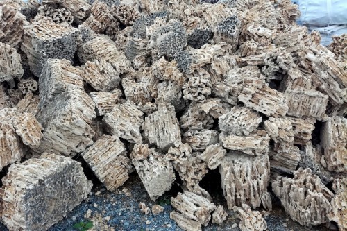  Крымский природный меотис фр. 100-500 мм.  купить в Сочи меотис бежевый рыжий молочный желтый ракушечник 4 500 руб/т   фото 