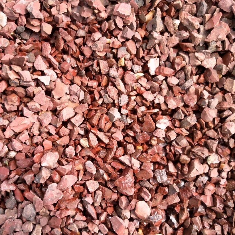  Щебень крошка красный (ЯШМА) фр. 5-10 мм.  купить  в Сочи крошка каменная яшмы красный, бордовый, темно-красный декоративная крошка ландшафтная каменная яшмоидная 6 600 руб/т   фото 