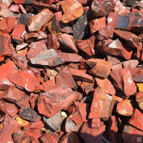  Щебень крошка красный (ЯШМА) фр. 5-10 мм.  купить  в Сочи крошка каменная яшмы красный, бордовый, темно-красный декоративная крошка ландшафтная каменная яшмоидная 6 600 руб/т   фото 