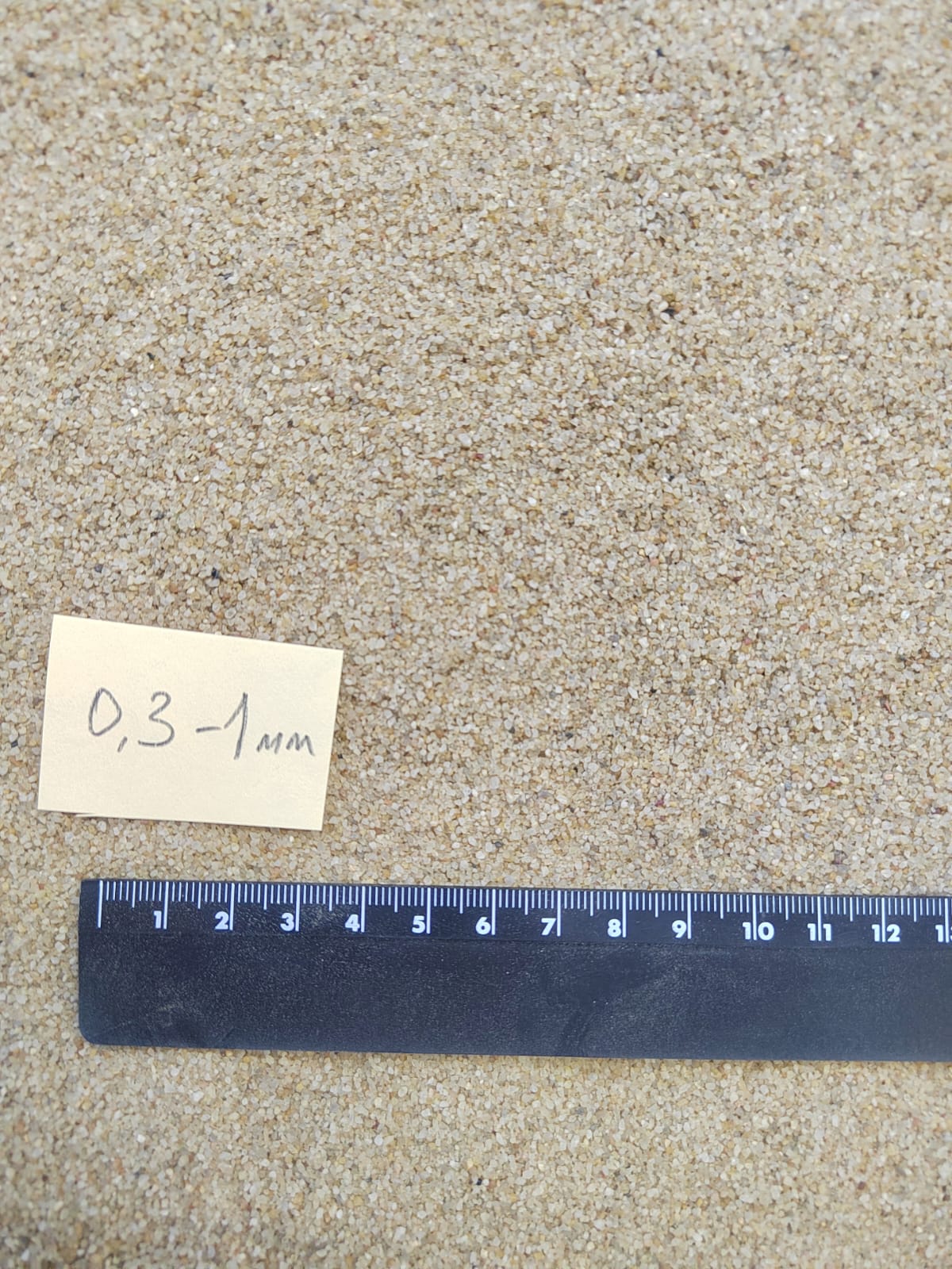 Кварцевый песок для площадок фр. 0,3 - 1 мм.  купить в Сочи фото 