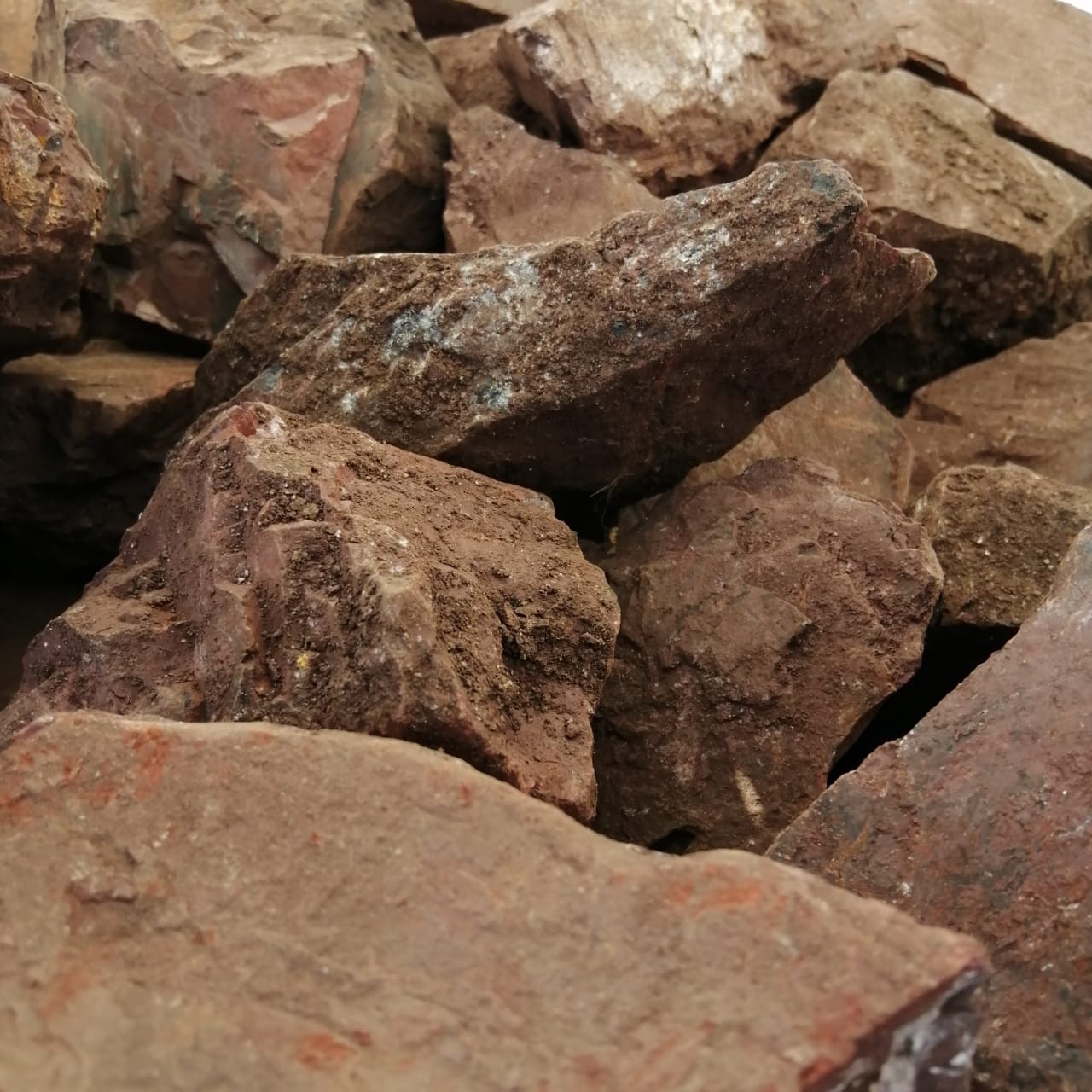 фото Яшма красная  (фр. 70-100 мм)  купить в Сочи в интернет-портале 