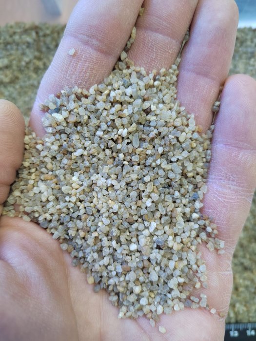 Кварцевый песок сухой фракцинированный фр. 1,6-4 мм.  купить в Сочи фото 