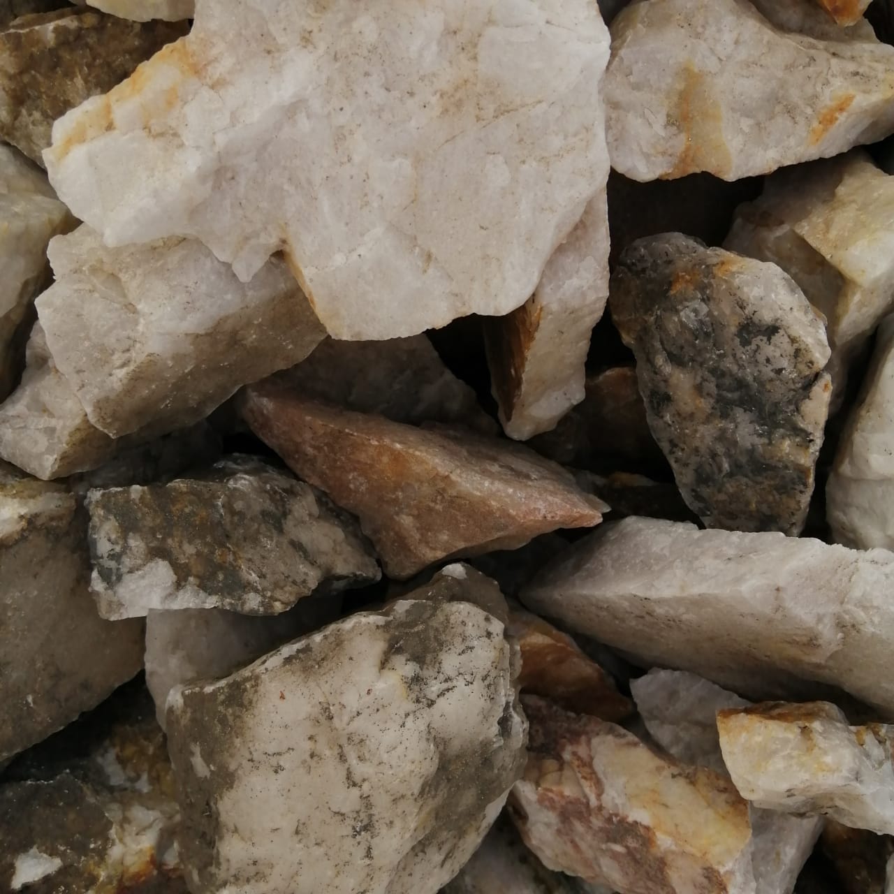 фото Кварц ( фр. 70-100 мм)  купить в Сочи в интернет-портале 