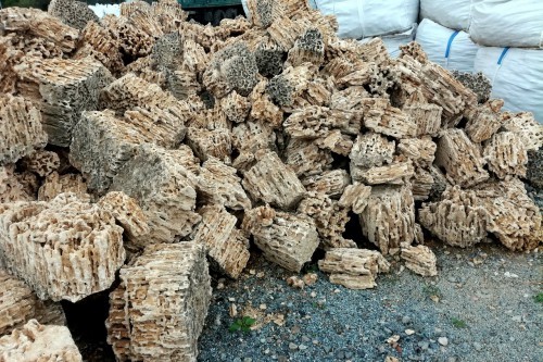  Крымский природный меотис фр. 100-500 мм.  купить в Сочи меотис бежевый рыжий молочный желтый ракушечник 4 500 руб/т   фото 