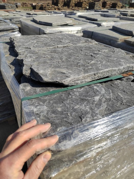  Песчаник галтованный для облицовки (фр. 2-5 см)  купить  в Сочи песчник рыжий желтый серый песчаник окатанный речной 6 000 руб/т   фото 