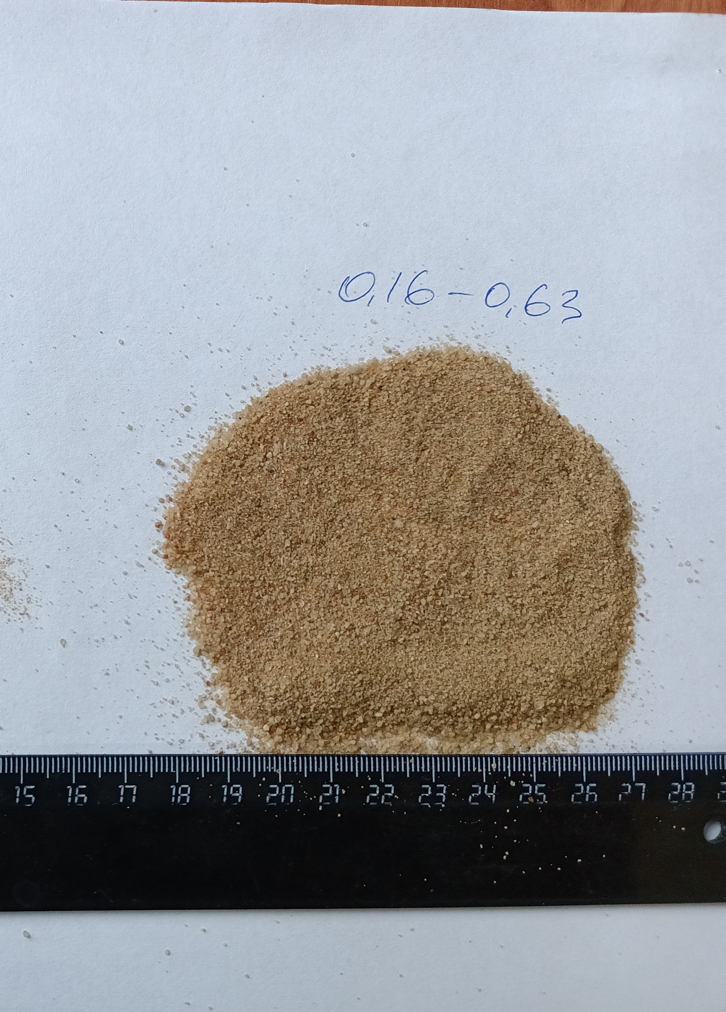 Кварцевый песок для площадок фр. 0,16-0,63 мм.  купить в Сочи фото 